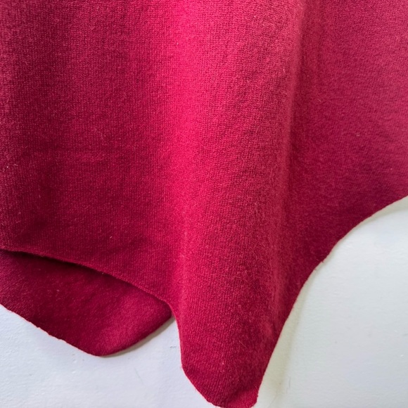 Joie Red Cashmere Wool Scoop Neck Asymmetrical Hem Size Small - Picture 11 of 11